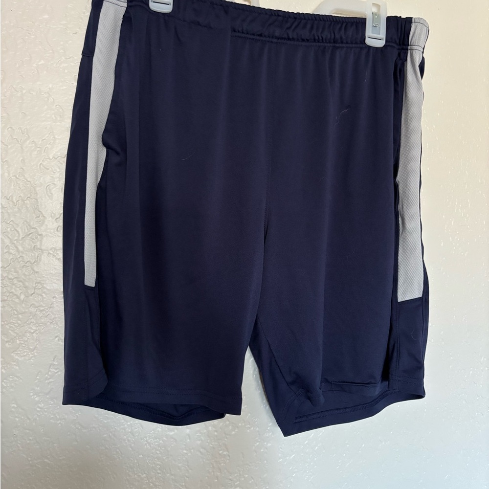 Old Navy Men's Athletic Shorts in Navy and Gray